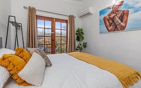 Stylish Lake Albert Cottage, Wagga Wagga